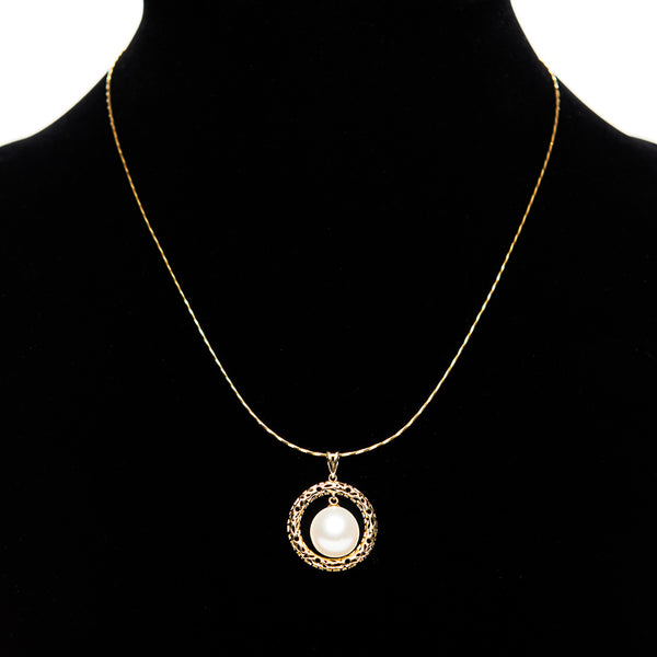 Circled Pearl Necklace